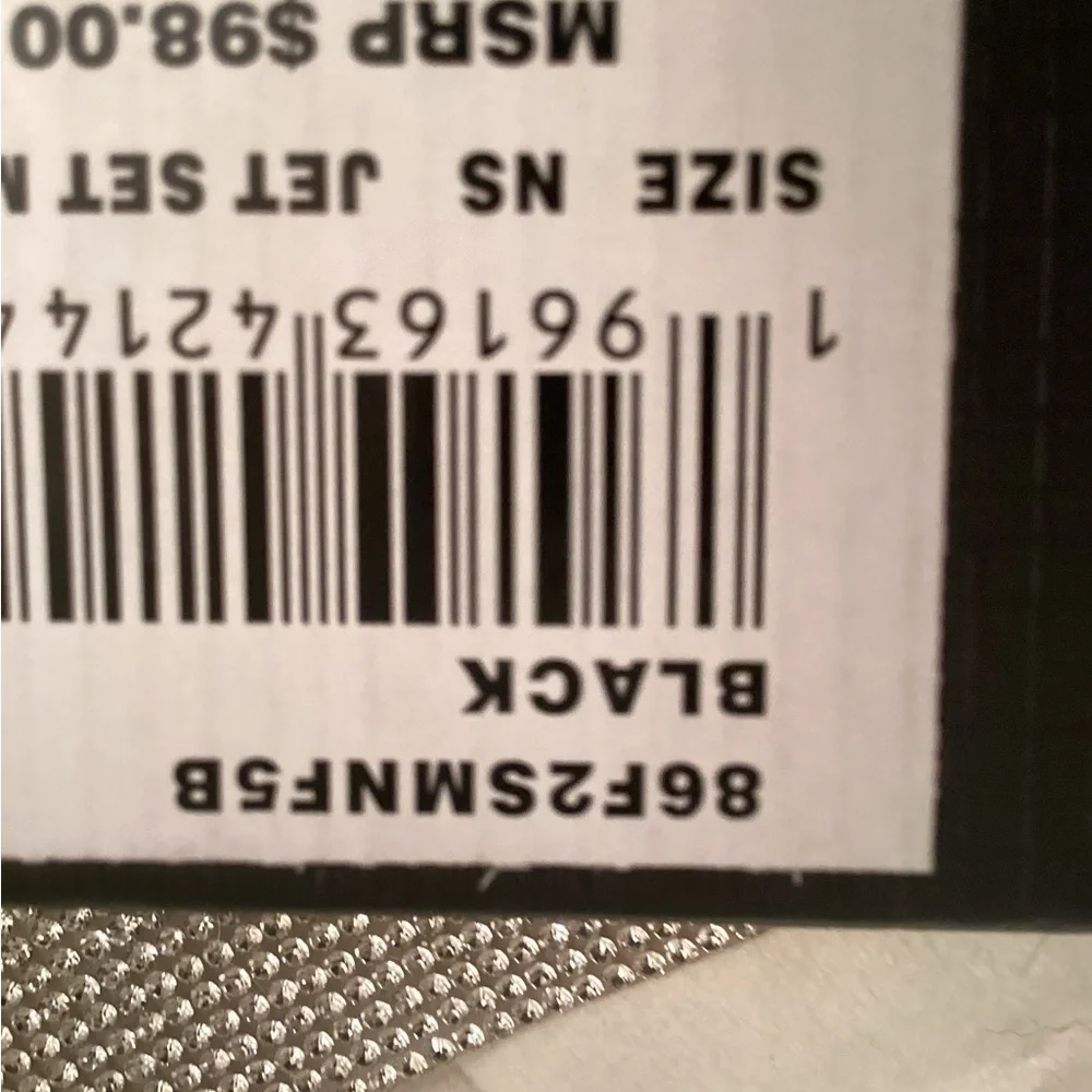 MICHAEL KORS Last one!  Great Michael kors mens wallet new